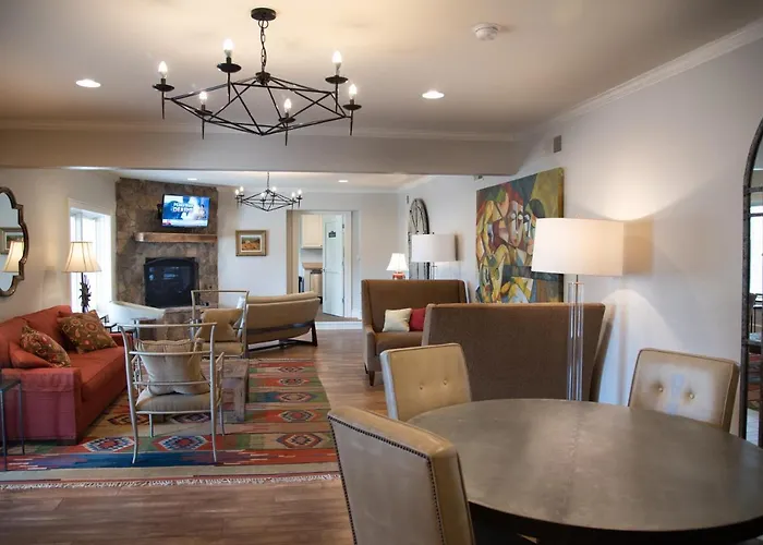 Motels in Highlands
