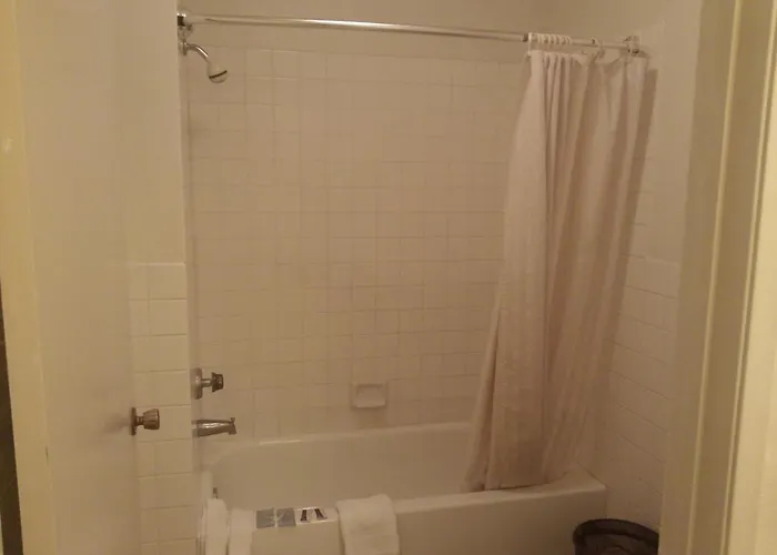 Motels in Covina