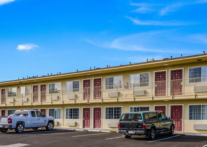 Motels in Petaluma