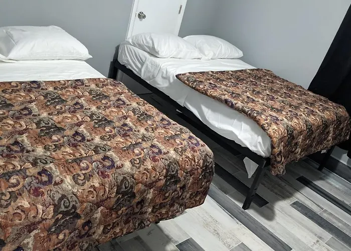 Motels in Largo