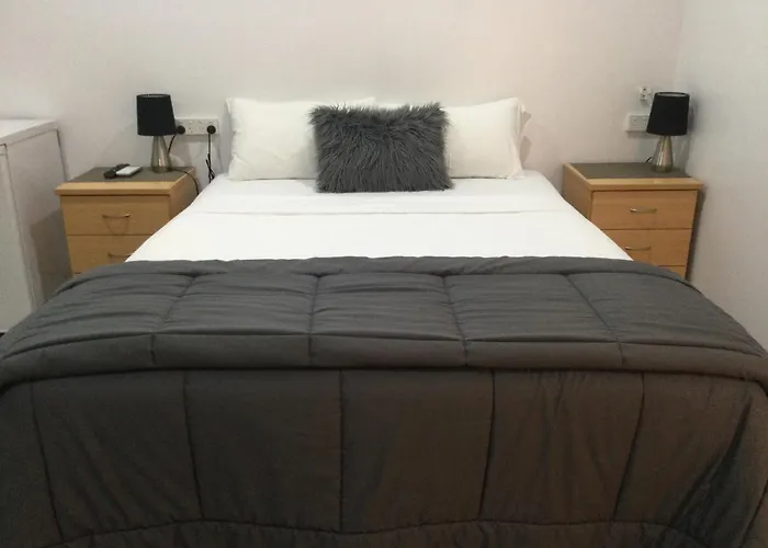 Motels in Ayr