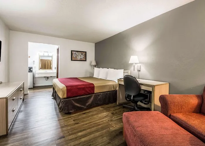 Motels in Farmers Branch