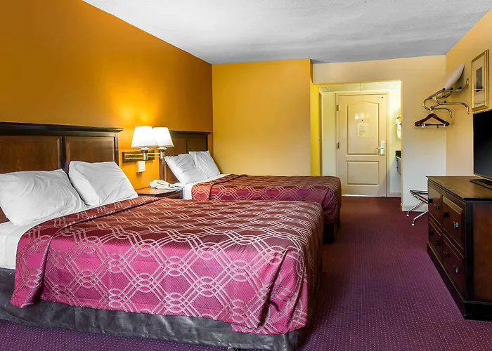 Motels in Austell