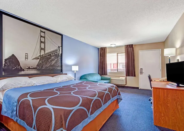 Motels in Albany