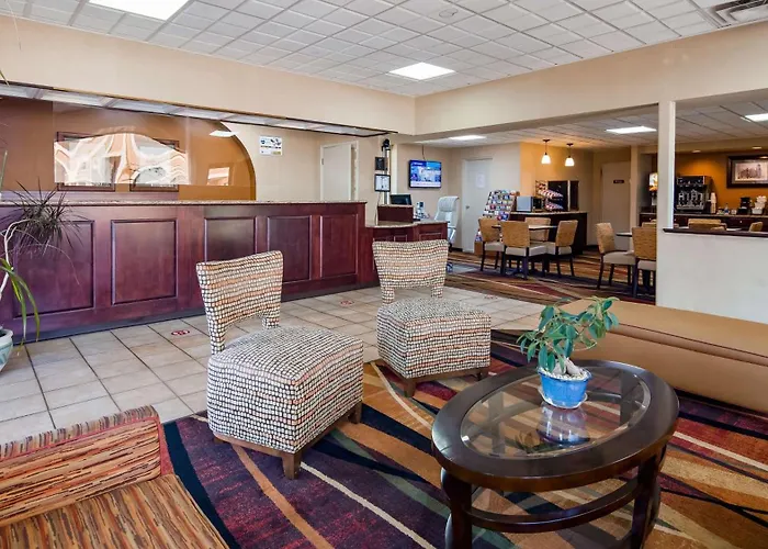 Motels in Smithville