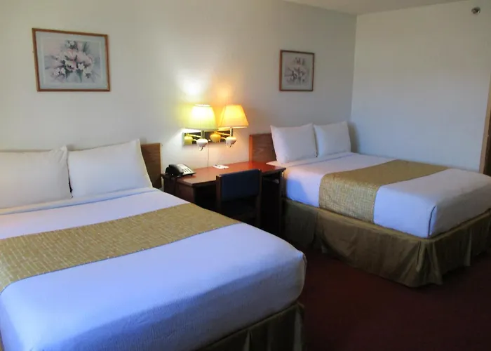 Motels in Redwood Falls