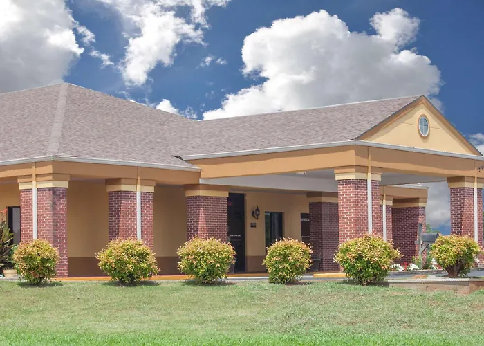 Motels in Moulton