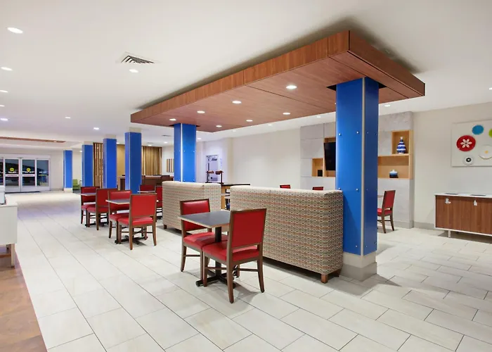 Cheap Hotels in Corona