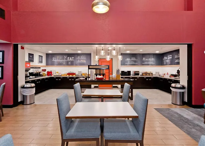 Cheap Hotels in Palm Desert