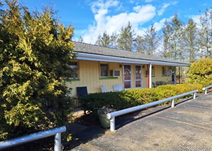 Motels in Brookville