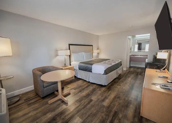 Motels in Bandera