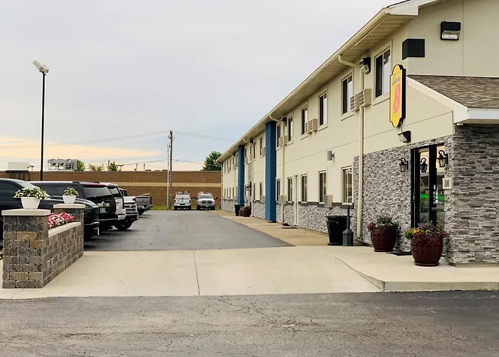 Motels in Monroe City
