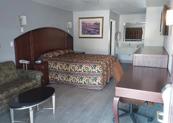 Motels in Norco