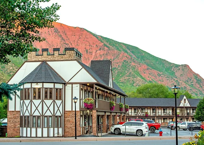 Motels in Avon