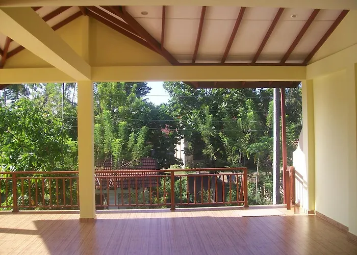 Guest Houses in Unawatuna