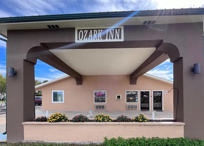 Motels in Mount Ida