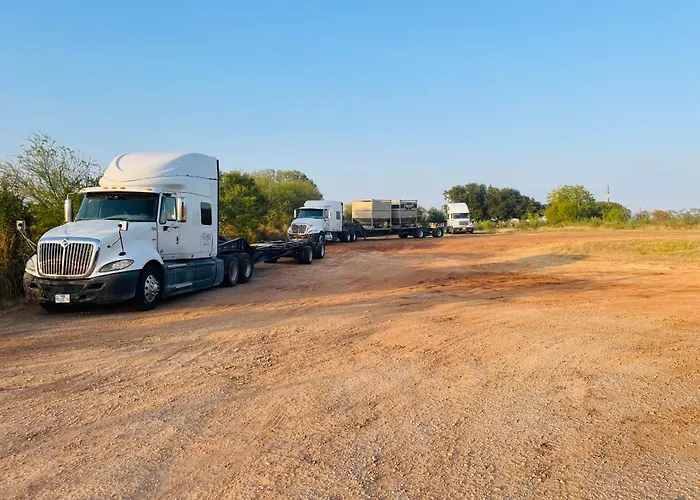 Motels in Floresville