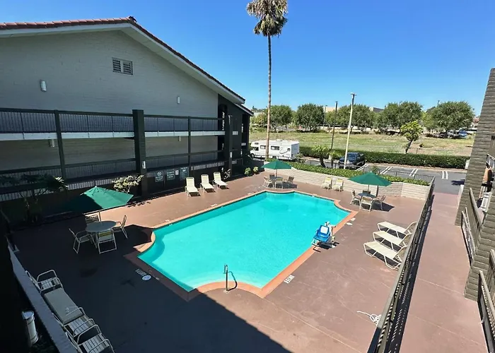 Cheap Hotels in Vista