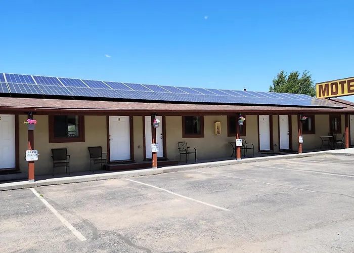 Motels in Hot Sulphur Springs