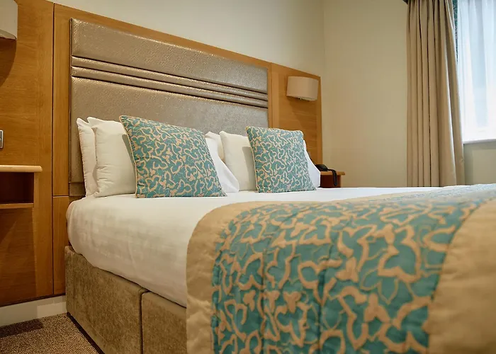 Cheap Hotels in Huddersfield