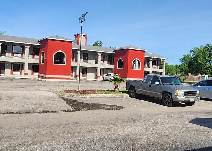 Motels in Castroville