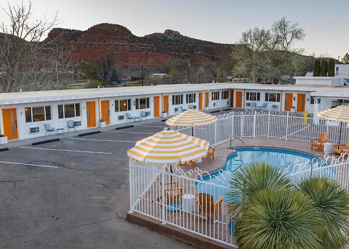 Motels in Fredonia