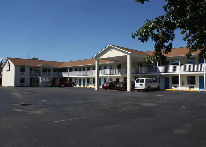 Motels in Metter