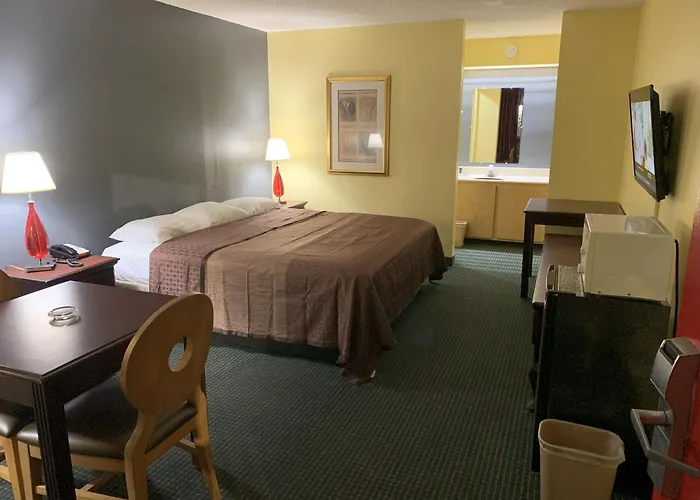 Motels in Sandersville