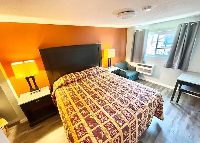 Motels in Coalinga