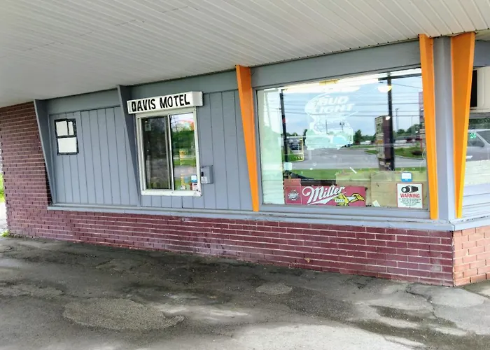 Motels in Warren