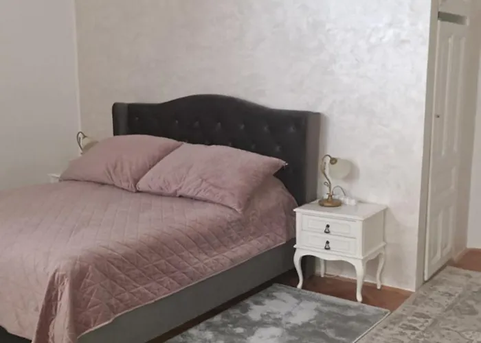 Guest Houses in Pula