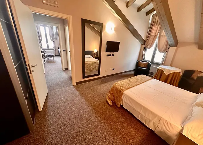 Motels in LOMBARDY