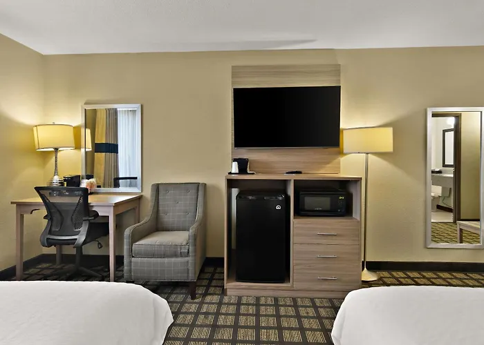 Cheap Hotels in Normal