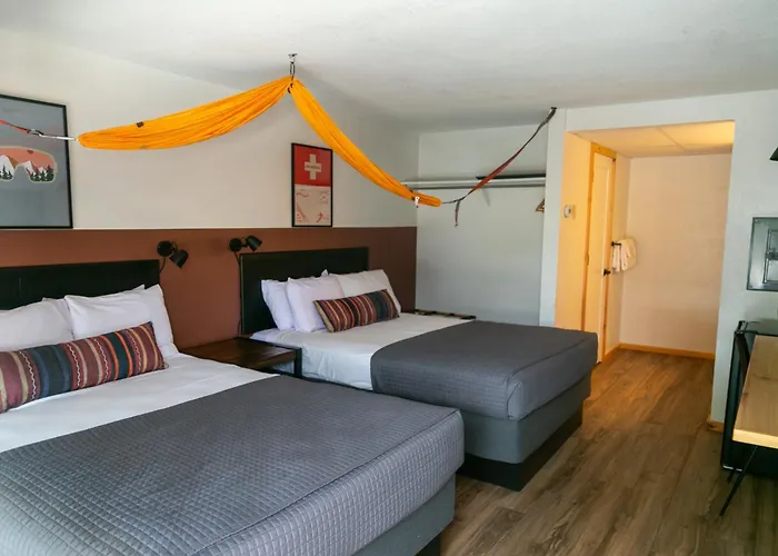 Motels in South Fork