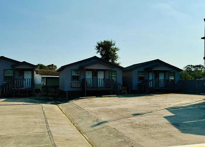 Motels in Hitchcock