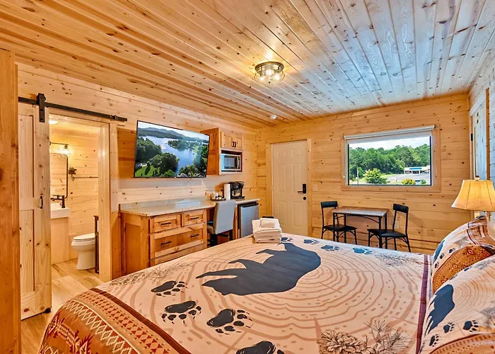 Motels in Hiawassee