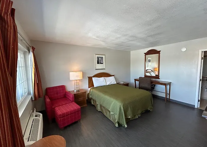 Motels in Dixon