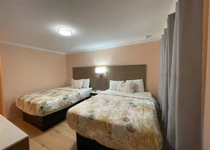 Motels in Emerald Isle