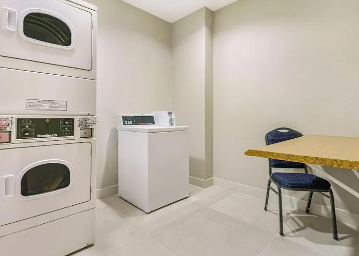 Cheap Hotels in Danbury