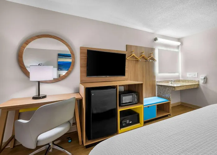 Motels in Hillsborough