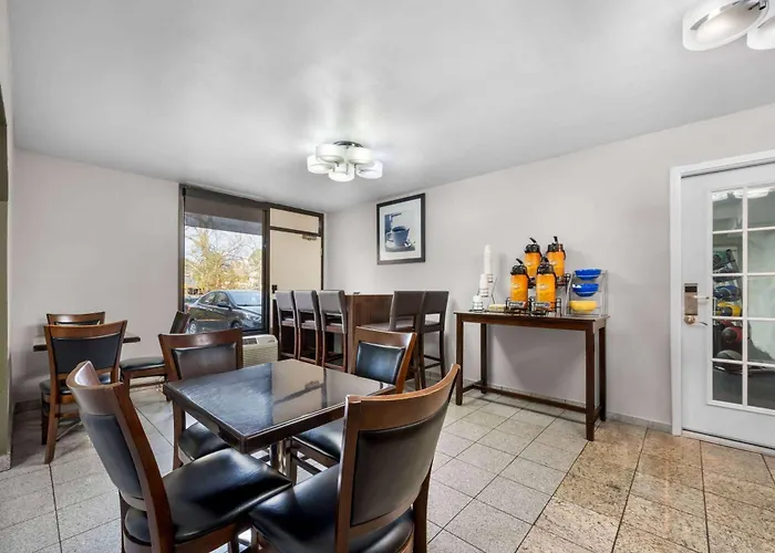 Motels in Graham