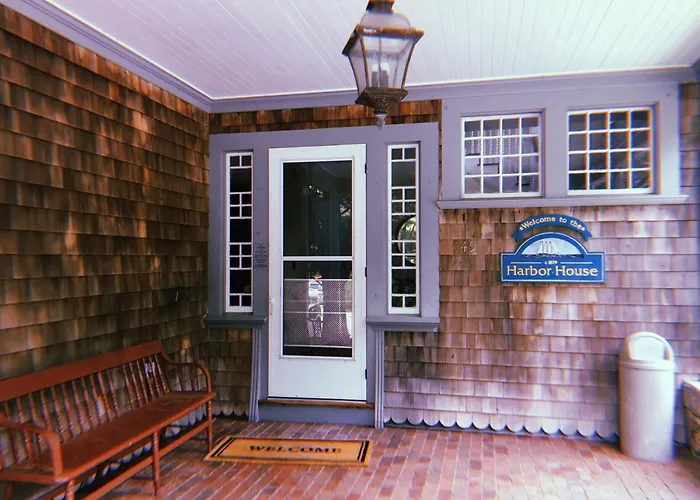 Motels in Woods Hole