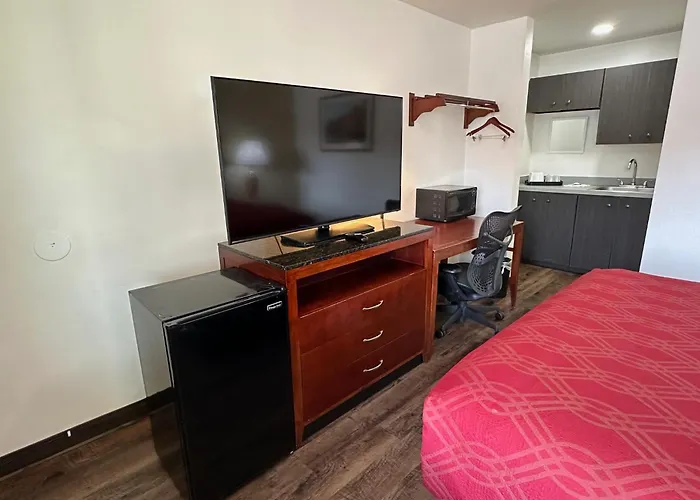 Motels in Bernalillo