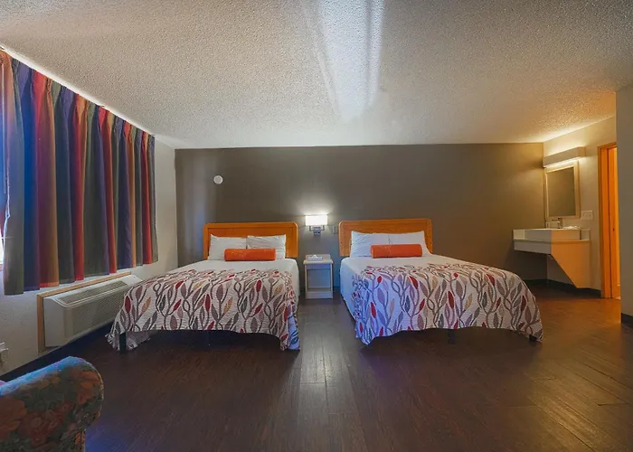 Motels in Gladstone