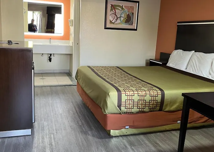 Motels in Pico Rivera