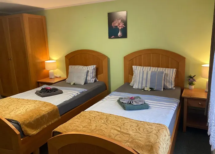 Motels in Veresegyhaz