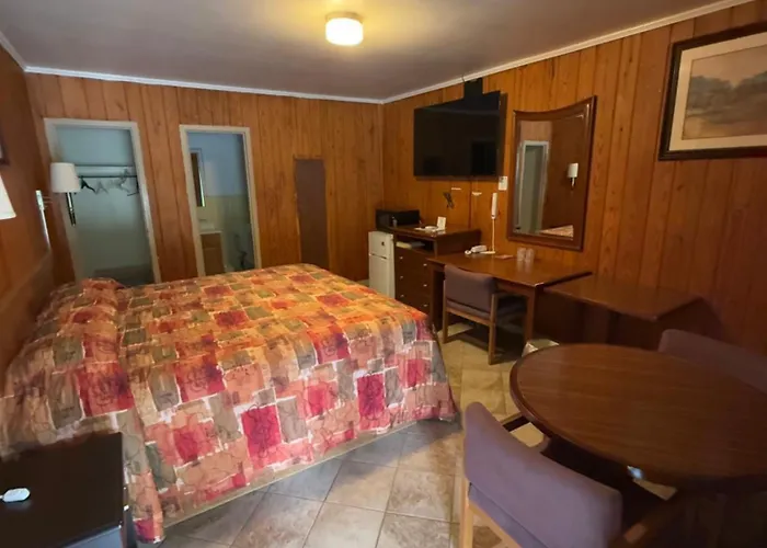 Motels in Marshall