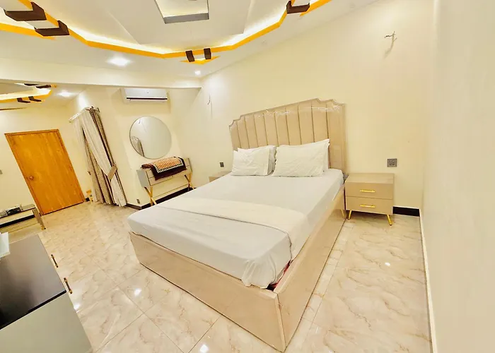 Bed and Breakfast in Karachi