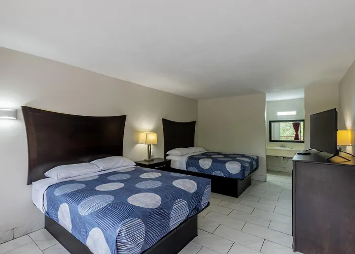 Motels in Beeville