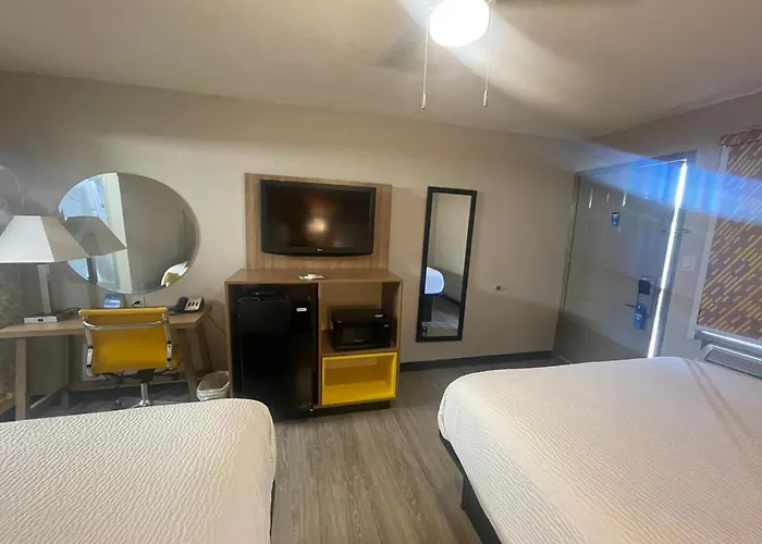 Motels in Dover